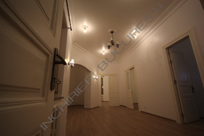 inchiriez apartament 3 camere Kogalniceanu